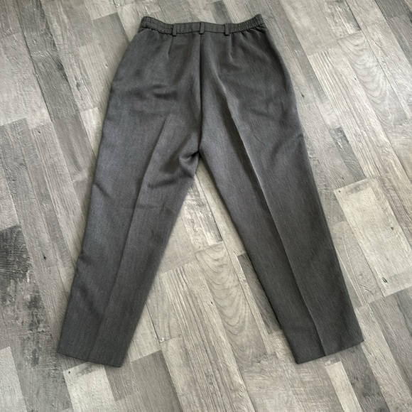Kim Rogers petite Women’s Gray Elastic Waist Insets With Pockets Pants
⁩ - Picture 8 of 14